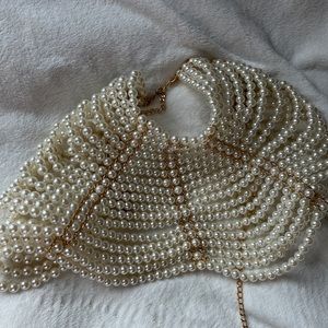 pearl Designed shoulder cover